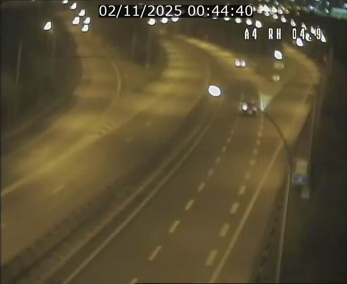 Traffic live webcam Luxembourg Leudelange - A4 - BK 4.9 - direction Luxembourg
