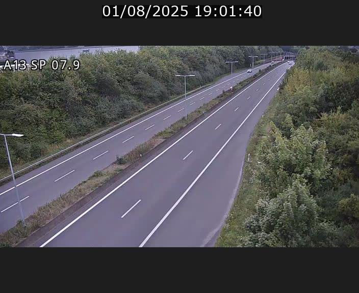 Traffic live webcam Luxembourg Jonction Lankelz - A13 direction Pétange - BK 7.9
