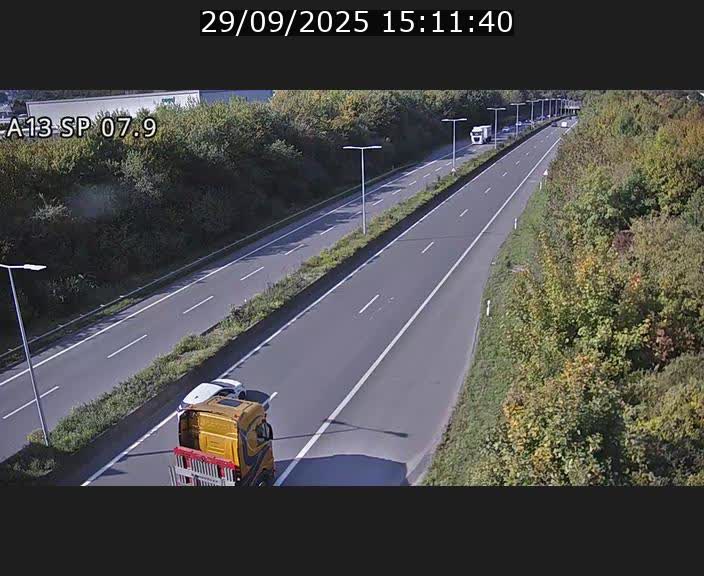 Traffic live webcam Luxembourg Jonction Lankelz - A13 direction Pétange - BK 7.9