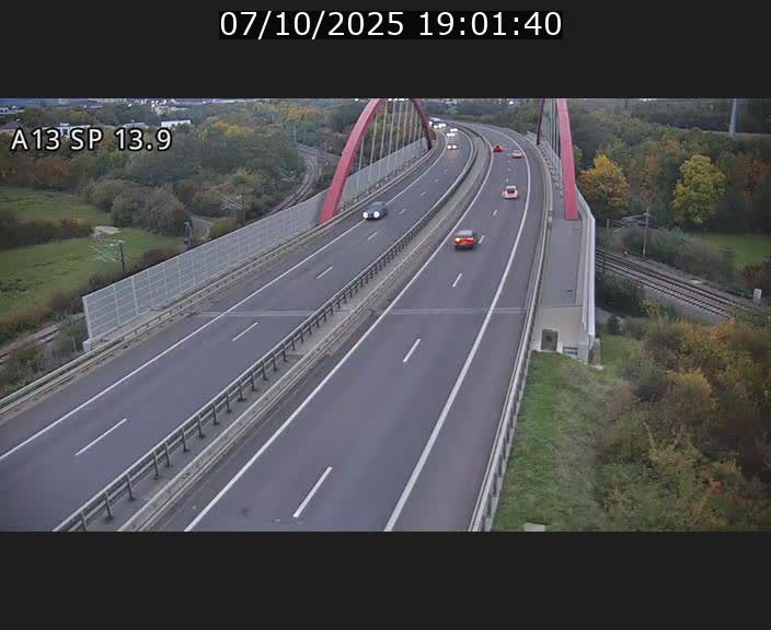 Traffic live webcam Luxembourg Kayl - A13 direction Esch-sur-Alzette/Luxembourg-ville - BK 13.9