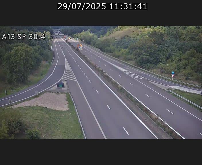 Traffic live webcam Luxembourg Altwies - A13 direction Luxembourg-ville - BK 30.4