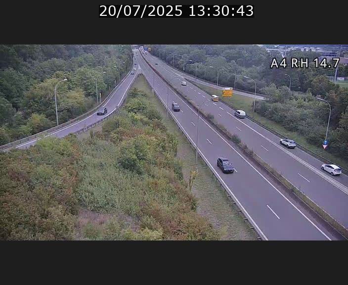 Traffic live webcam Luxembourg Jonction Lankelz - A4 - BK 14.7 - direction Luxembourg
