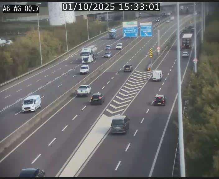 Traffic live webcam Luxembourg Croix de Cessange - A6 - BK 0.7 - direction A3 France