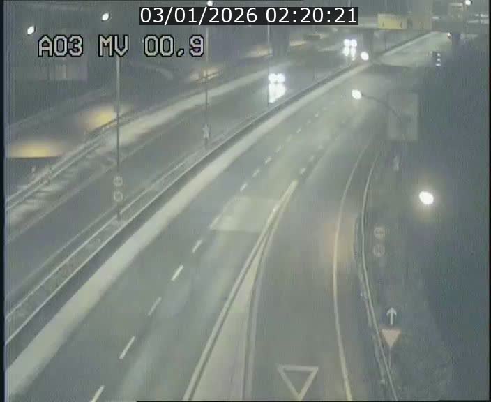 Traffic live webcam Luxembourg Croix de Gasperich - A3 - BK 0.4 - direction Luxembourg