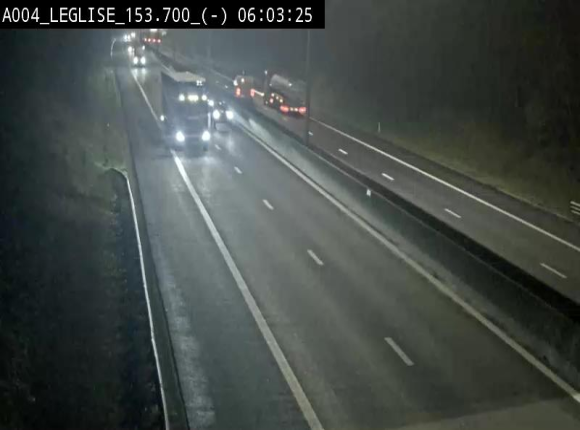 Webcam autoroute A4 (E411-E25) à Léglise, avant la jonction avec la N40. Vue orientée vers Bruxelles