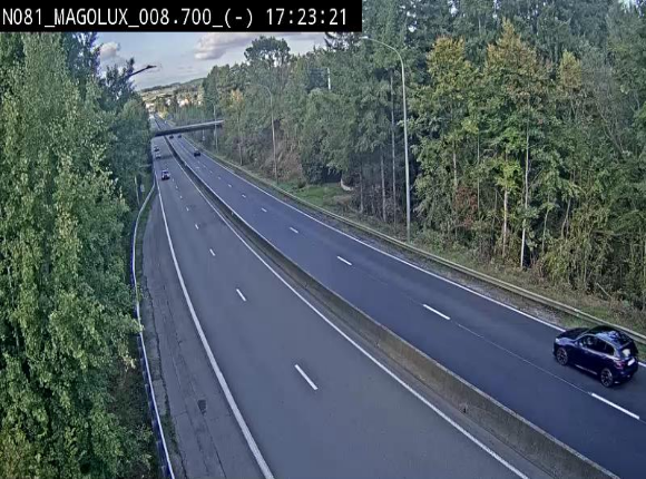 Webcam sur la N81 (E411) à hauteur de la jonction avec la N883. Vue orientée vers Arlon