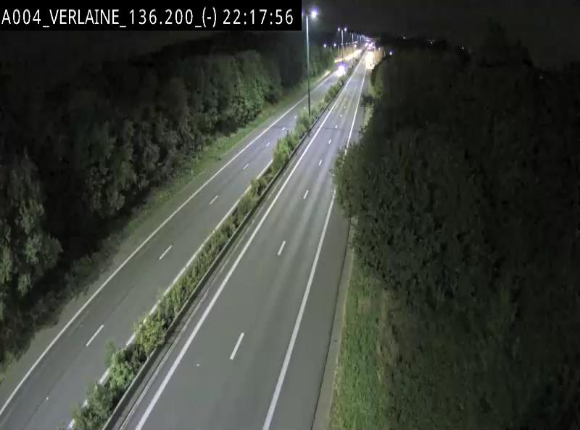 Webcam sur l'E411 à hauteur du pont surplombant la N40, à proximité de la sortie 26 Verlaine - Libramont-Chevigny. Vue orientée vers Namur