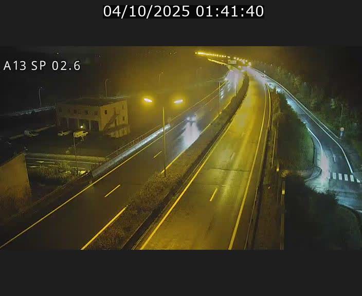 Traffic live webcam Luxembourg Sanem - A13 direction Pétange - BK 2.6