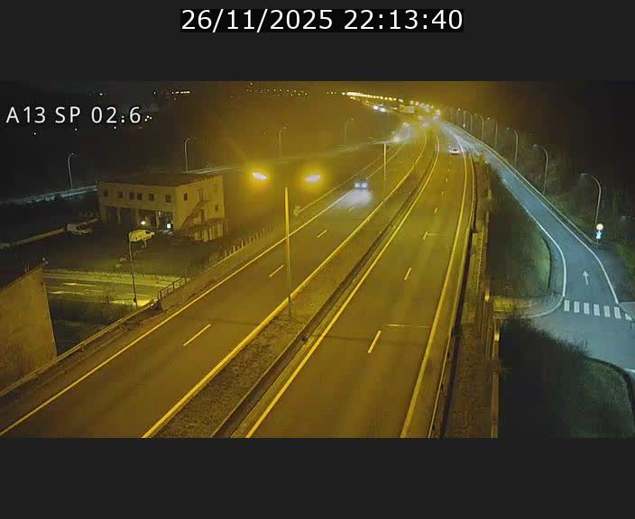 Traffic live webcam Luxembourg Sanem - A13 direction Pétange - BK 2.6