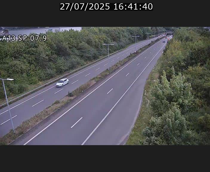 Traffic live webcam Luxembourg Jonction Lankelz - A13 direction Pétange - BK 7.9