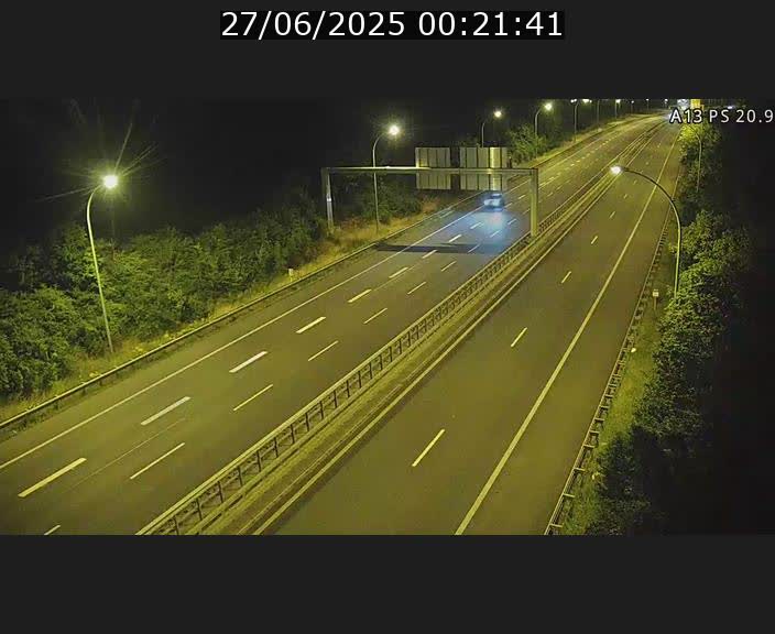 Traffic live webcam Luxembourg Croix de Bettembourg, rond-point d'Hellange - A13 direction Allemagne - BK 20.9