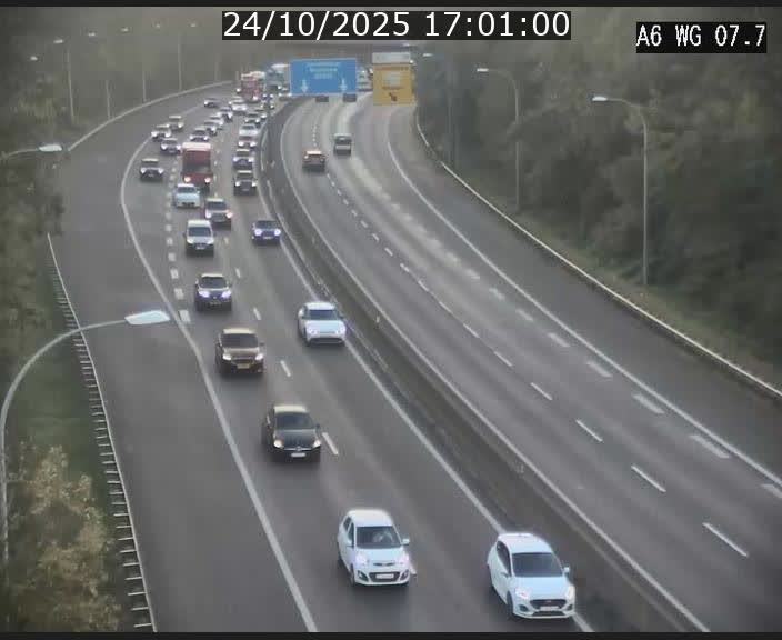 Traffic live webcam Luxembourg - Bridel - A6 - BK 7.7 - direction Belgique