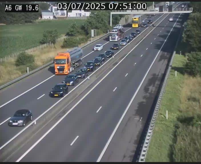 Traffic live webcam Luxembourg - Steinfort - A6 - BK 19.6 - direction Belgique