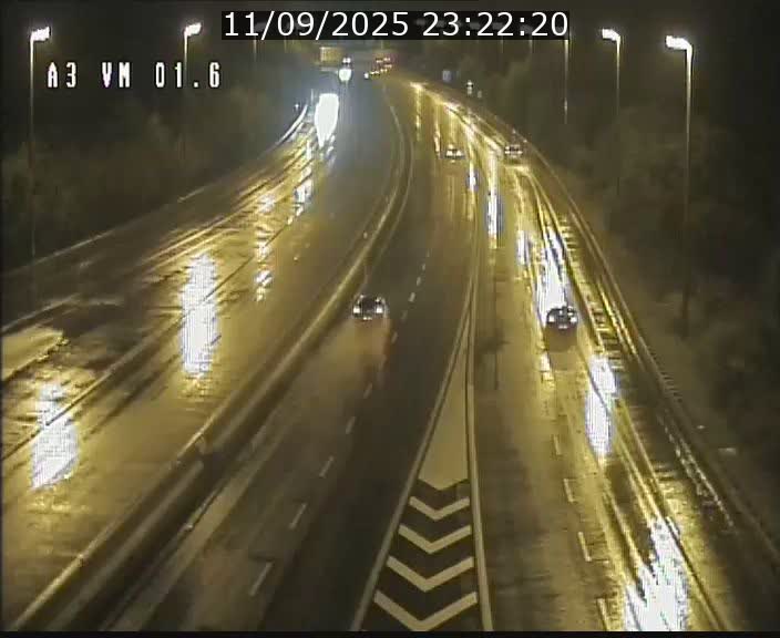 Traffic live webcam Luxembourg - Croix de Gasperich - A3 - BK 1.6 - direction France/Aire de Berchem