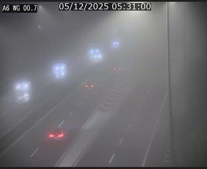 Traffic live webcam Luxembourg Croix de Cessange - A6 - BK 0.7 - direction A3 France