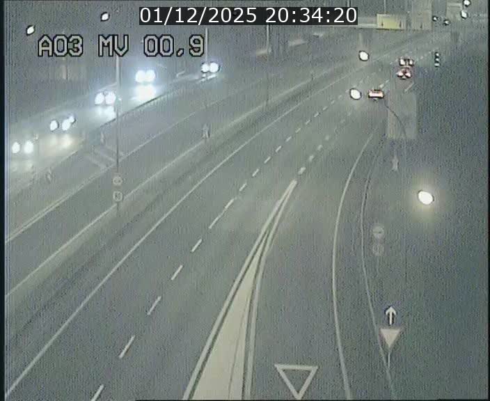 Traffic live webcam Luxembourg Croix de Gasperich - A3 - BK 0.4 - direction Luxembourg