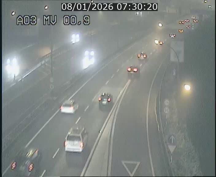 Traffic live webcam Luxembourg Croix de Gasperich - A3 - BK 0.4 - direction Luxembourg