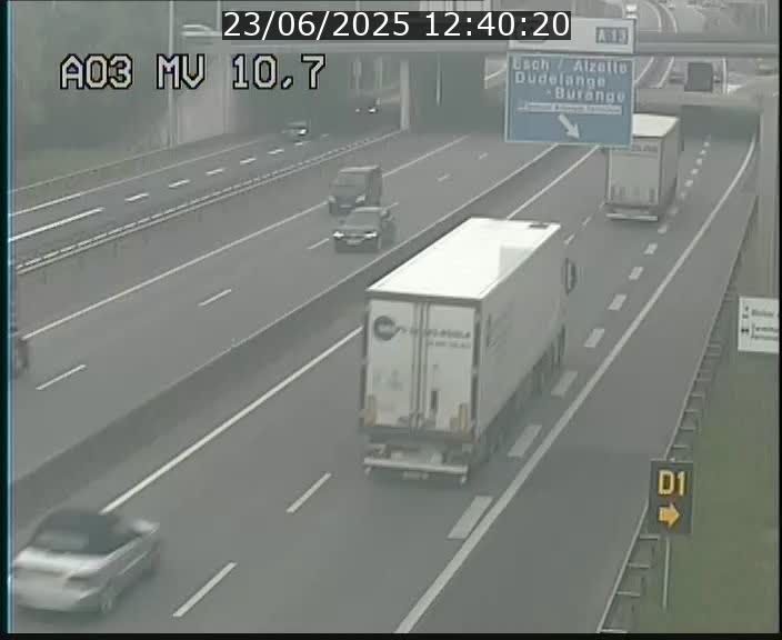 Traffic live webcam Luxembourg Croix de Bettembourg - A3 - BK 10.7 - direction France