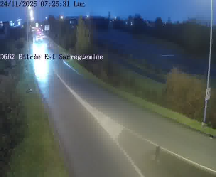 Point de vue trafic déployé sur D662 (France) à Sarreguemines, regardant vers Sarreguemines, aidant conducteurs et services à anticiper les flux.