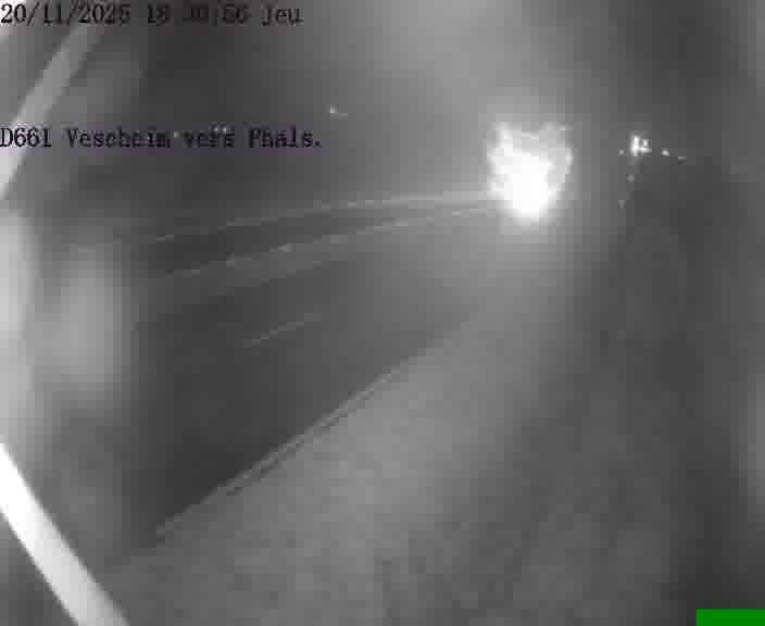 Caméra routière située sur D661 (France) à Vescheim, orientée vers Phalsbourg, surveillant en continu la circulation locale et régionale.