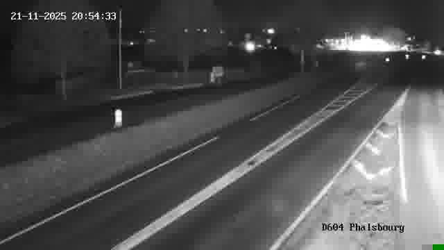 Webcam de surveillance sur D604 (France) à Phalsbourg, cadrée vers Phalsbourg, proposant une information routière utile aux déplacements quotidiens.