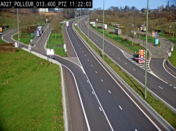 Webcam A27/E42 avec vue sur le parking de l'aire de Polleur, après le Viaduc de Polleur à Theux. Vue orientée vers Liège