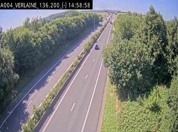 Webcam sur l'E411 à hauteur du pont surplombant la N40, à proximité de la sortie 26 Verlaine - Libramont-Chevigny. Vue orientée vers Namur