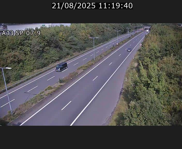 Traffic live webcam Luxembourg Jonction Lankelz - A13 direction Pétange - BK 7.9