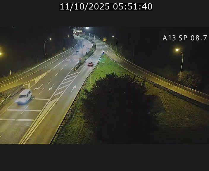 Traffic live webcam Luxembourg Jonction Lankelz - A13 direction Pétange - BK 8.7 