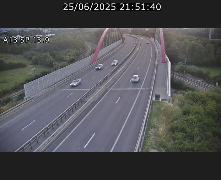 Traffic live webcam Luxembourg Kayl - A13 direction Esch-sur-Alzette/Luxembourg-ville - BK 13.9