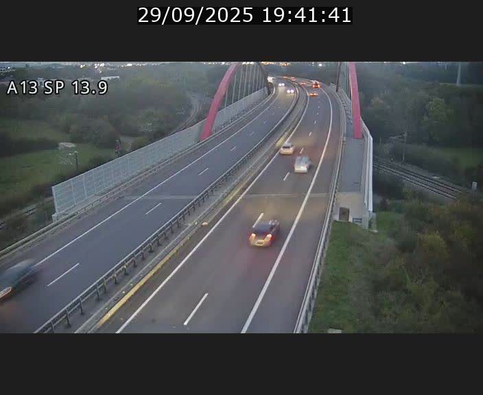 Traffic live webcam Luxembourg Kayl - A13 direction Esch-sur-Alzette/Luxembourg-ville - BK 13.9