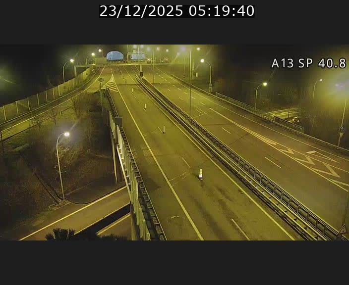 Webcam avec vue sur l'entrée côté allemand du tunnel Markusbierg à Schengen. Vue orientée vers le tunnel et Bettembourg