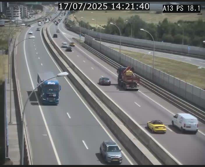 Traffic live webcam Luxembourg Dudelange - A13 direction Croix de Bettembourg - BK 18.1