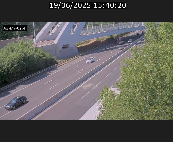Webcam autoroute de la France (A3) au Luxembourg à Fentange, à proximité de la Croix de Gasperich. Vue orientée vers la Cloche d'Or