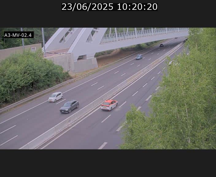 Webcam autoroute de la France (A3) au Luxembourg à Fentange, à proximité de la Croix de Gasperich. Vue orientée vers la Cloche d'Or