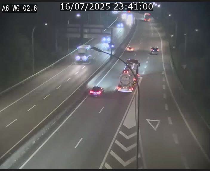 Traffic live webcam Luxembourg Croix de Cessange - A6 - BK 2.6 - direction France/Allemagne