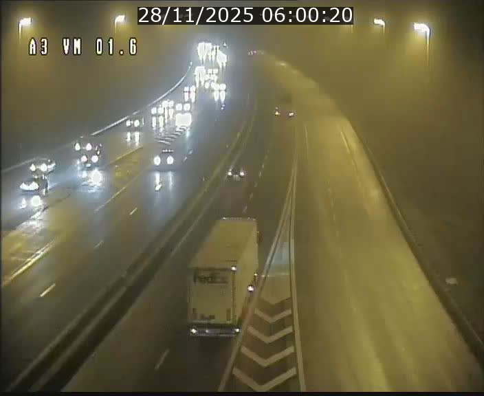 Traffic live webcam Luxembourg - Croix de Gasperich - A3 - BK 1.6 - direction France/Aire de Berchem