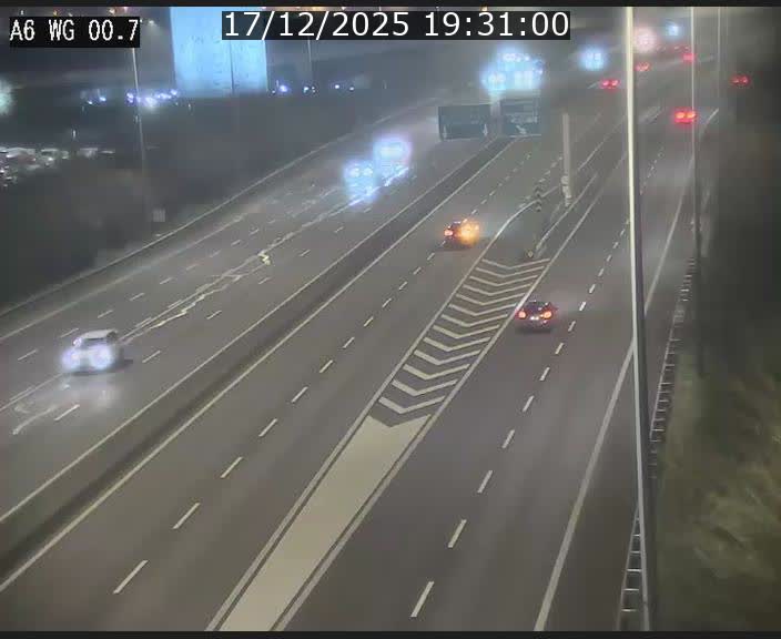 Traffic live webcam Luxembourg Croix de Cessange - A6 - BK 0.7 - direction A3 France