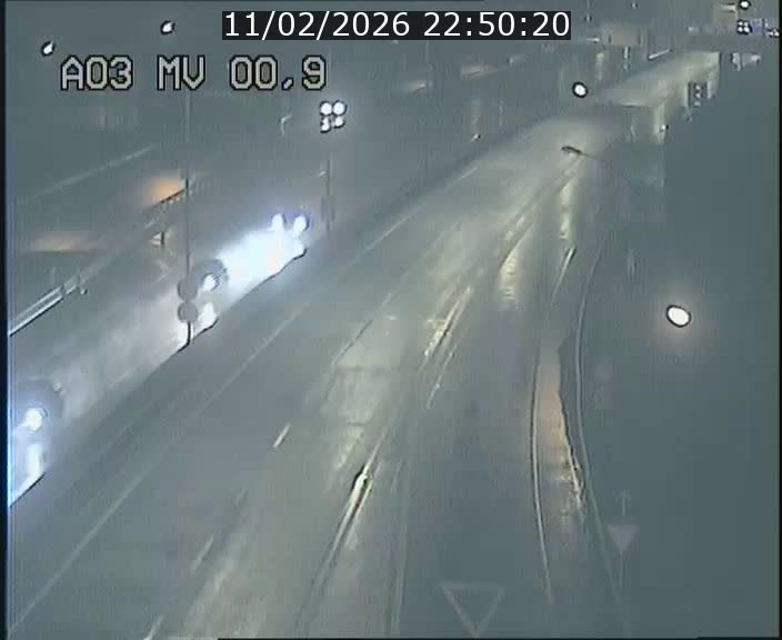 Traffic live webcam Luxembourg Croix de Gasperich - A3 - BK 0.4 - direction Luxembourg