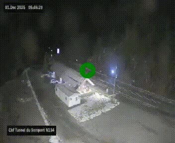 Webcam à l'entrée du tunnel du Somport, côté français, sur la N134, dans les Pyrénées, en direction de l'Espagne, à 1116 mètres d'altitude