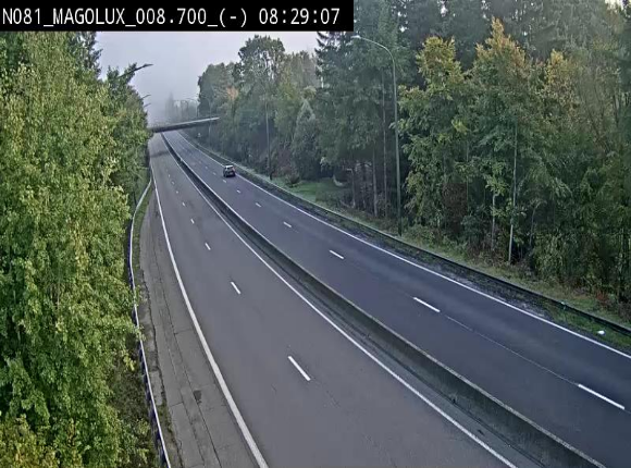 Webcam sur la N81 (E411) à hauteur de la jonction avec la N883. Vue orientée vers Arlon