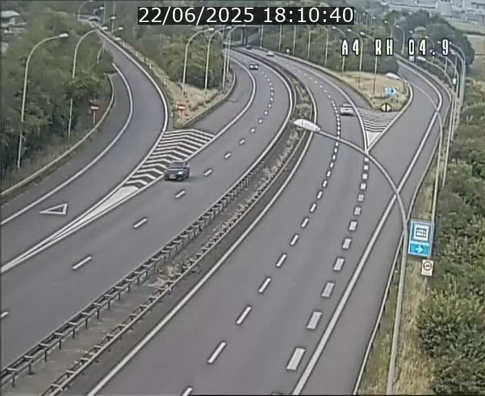Traffic live webcam Luxembourg Leudelange - A4 - BK 4.9 - direction Luxembourg