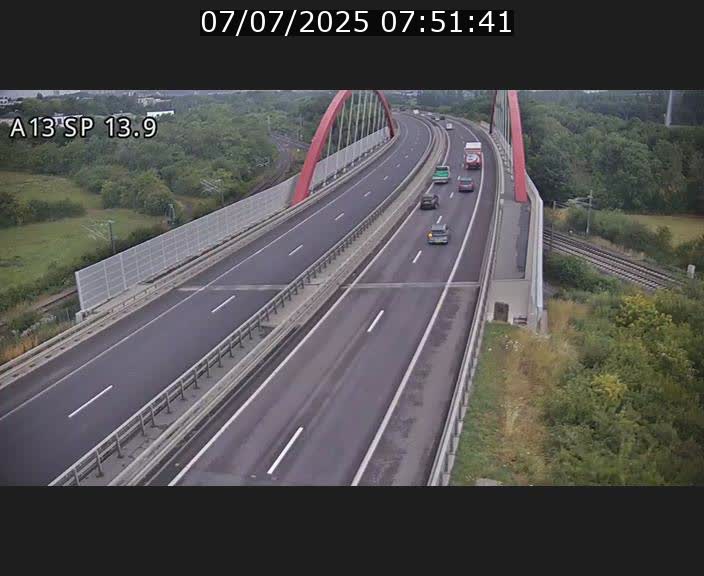 Traffic live webcam Luxembourg Kayl - A13 direction Esch-sur-Alzette/Luxembourg-ville - BK 13.9