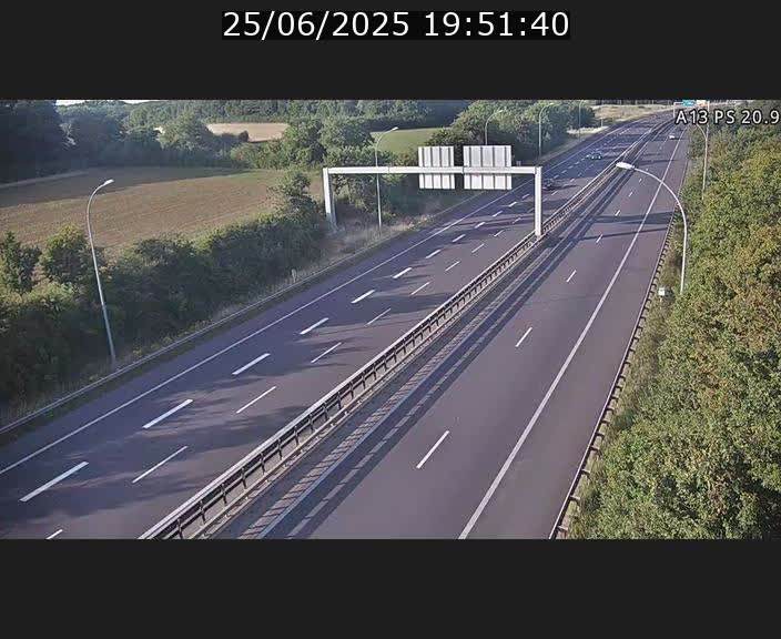 Traffic live webcam Luxembourg Croix de Bettembourg, rond-point d'Hellange - A13 direction Allemagne - BK 20.9