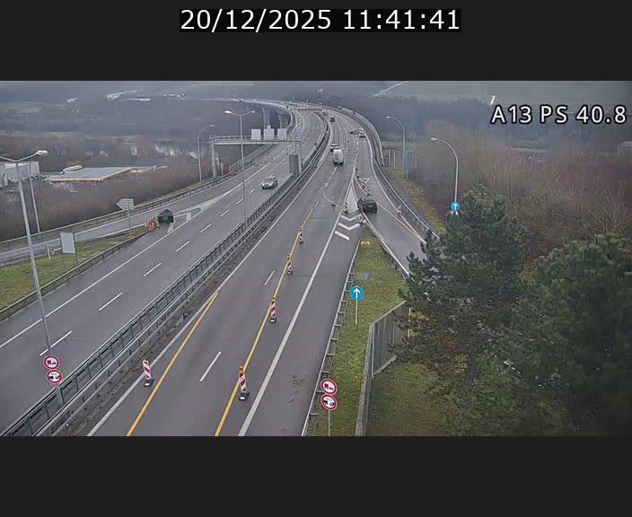 Webcam autoroute A13 à la sortie est du tunnel Markusbierg à Schengen. Vue sur le pont de la Moselle, vers l'Allemagne