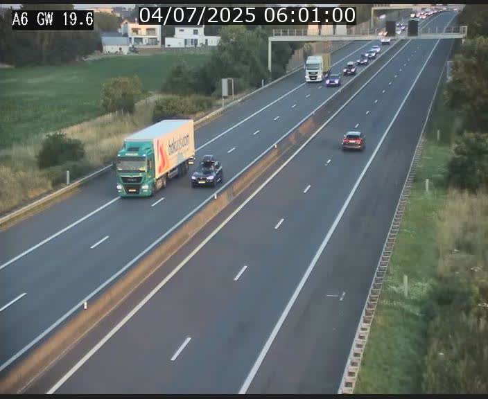 Traffic live webcam Luxembourg - Steinfort - A6 - BK 19.6 - direction Belgique
