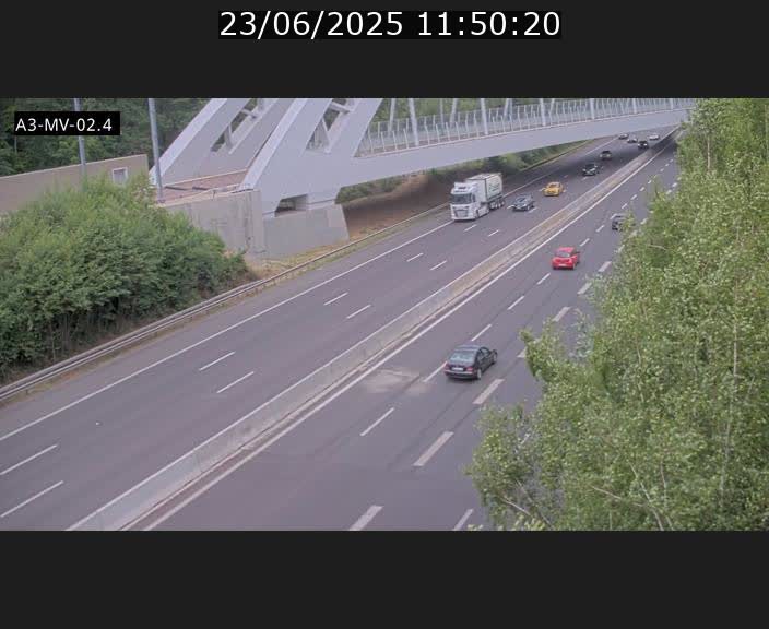 Webcam autoroute de la France (A3) au Luxembourg à Fentange, à proximité de la Croix de Gasperich. Vue orientée vers la Cloche d'Or