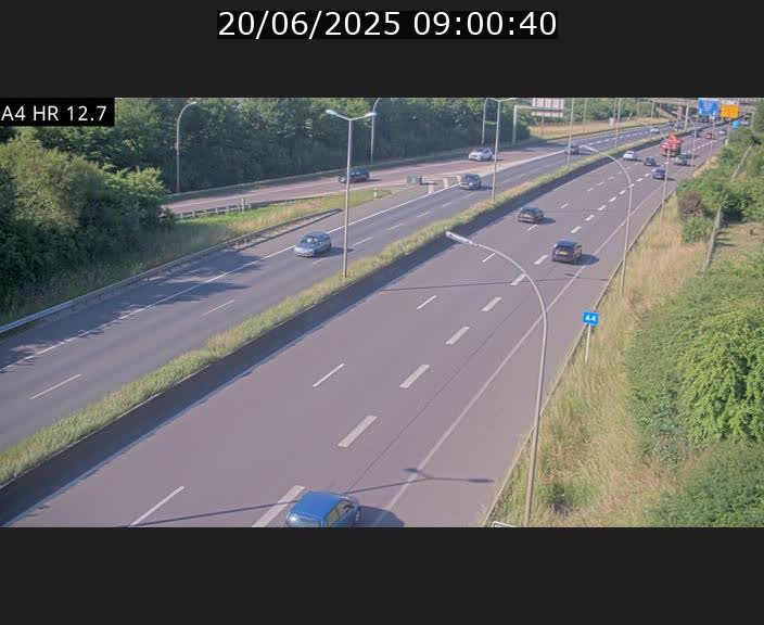Traffic live webcam Luxembourg Esch sur Alzette - A4 - BK 12.7 - direction Esch-Belval