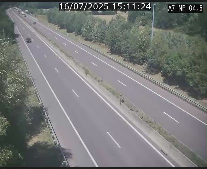 Caméra autoroute Luxembourg A7 - Passage à gibier Rëngelbour - direction Tunnel Grouft