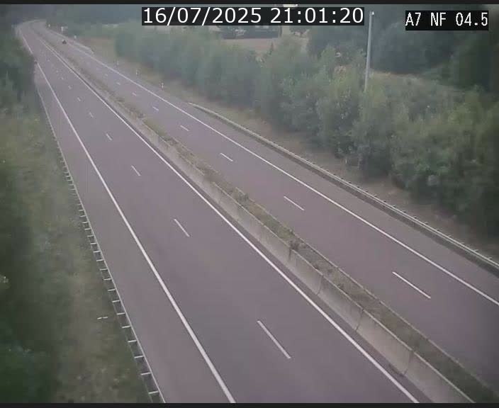 Caméra autoroute Luxembourg A7 - Passage à gibier Rëngelbour - direction Tunnel Grouft